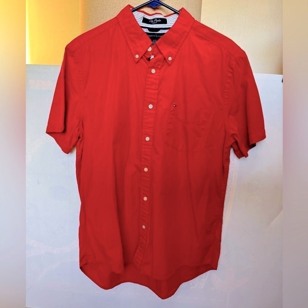 Size large, Tommy Hilfiger, red button, collared shirt